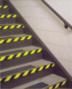 3M™ Gestreepte Veiligheidstape 5702, Zwart/Geel, 50 mm x 33 m, 0.14 mm