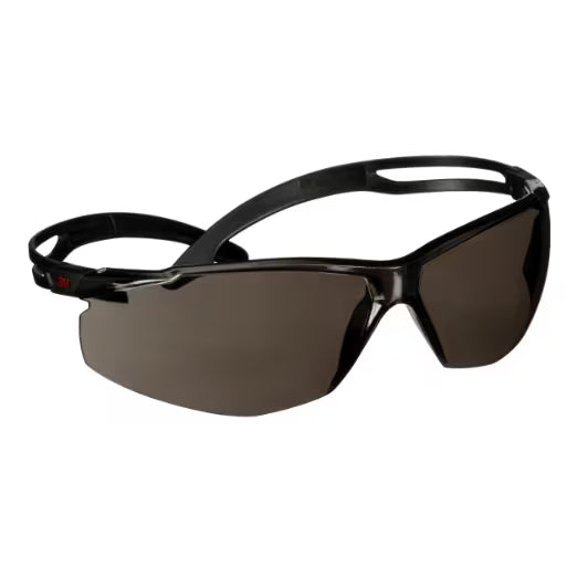 3M™ SecureFit™ 500 Veiligheidsbril, zwart montuur, Scotchgard™ condenswerende en krasbestendige coating (K&N), grijze lenzen, SF502SGAF-BLK-EU, 20/doos