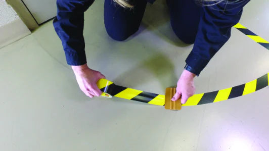 3M™ Gestreepte Veiligheidstape 5702, Zwart/Geel, 50 mm x 33 m, 0.14 mm