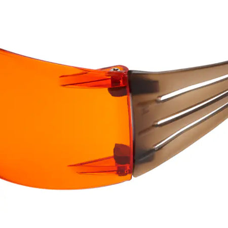 3M™ SecureFit™ 400 Veiligheidsbril, zwart/bruin montuur, Scotchgard™ condenswerende en krasbestendige coating (K&N), oranje lenzen, SF406SGAF-BLA-EU