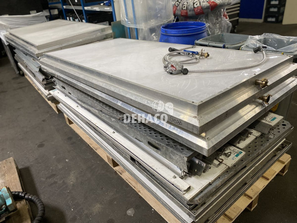 Gebruikte Deconta Classic 2000 materiaalsluis exclusief rijplaten